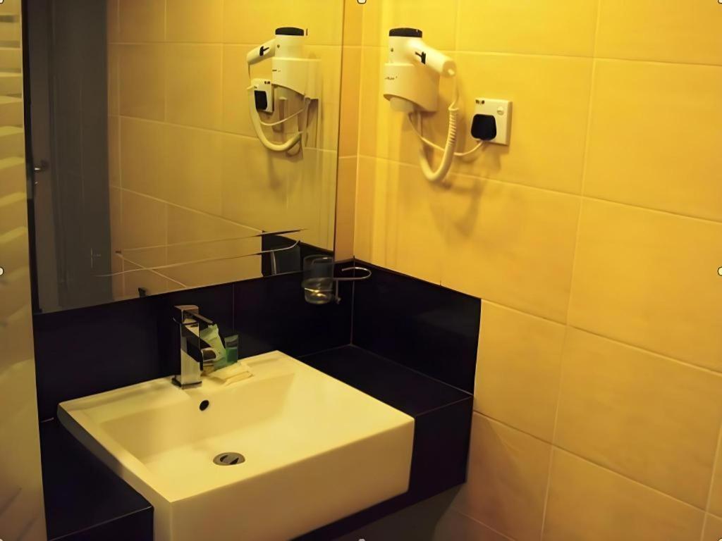 Mb Hotel Tawau Esterno foto