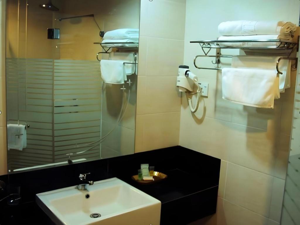 Mb Hotel Tawau Esterno foto